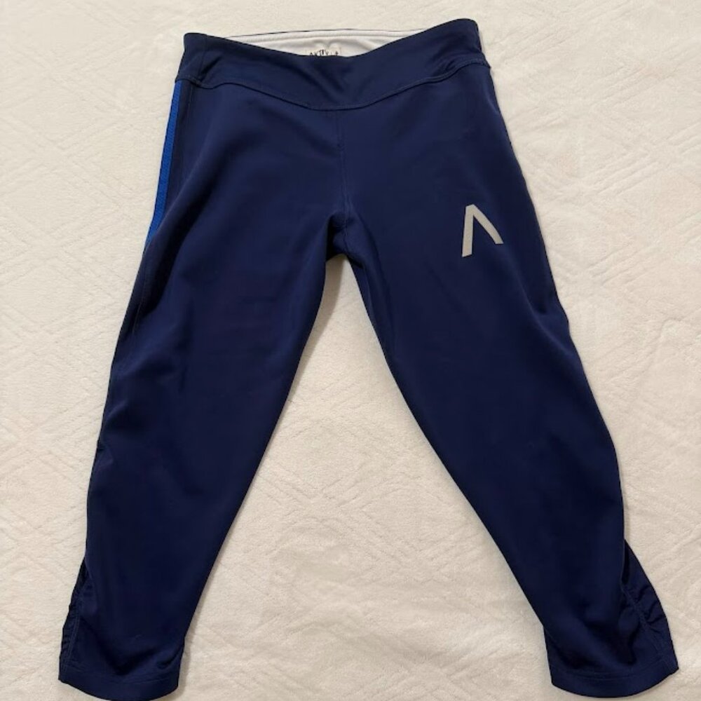 Adidas AKTIV women's S blue capri leggings activewear Athleisure Gym Run Walking